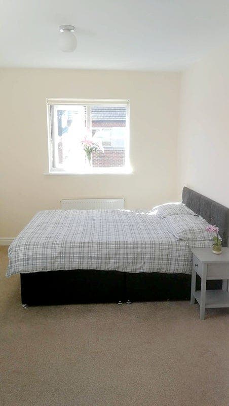 Spacious Quiet En-Suite Room 10 Min fm City Centre Main Photo