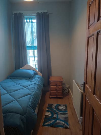 Small bedsit Main Photo