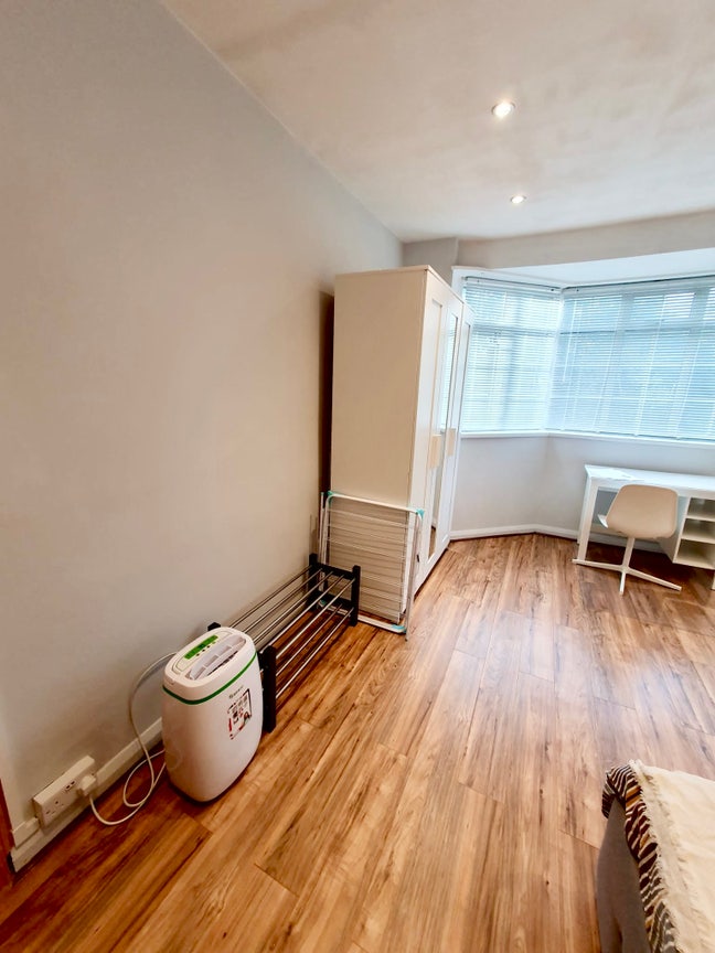 Double Room close to Winchmore Hill Station  Main Photo