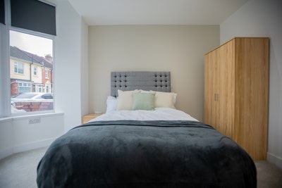 Bedroom with Ensuite - &pound;200 Cashback on Move In Main Photo