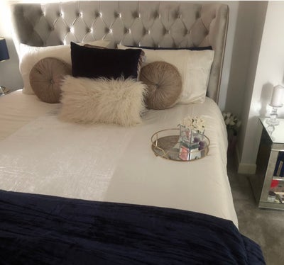 Double Room- All Bills inc  Great  travel Links Main Photo