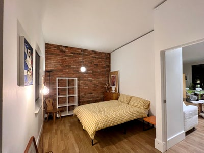 Bright, spacious penthouse in Queen's Park Main Photo