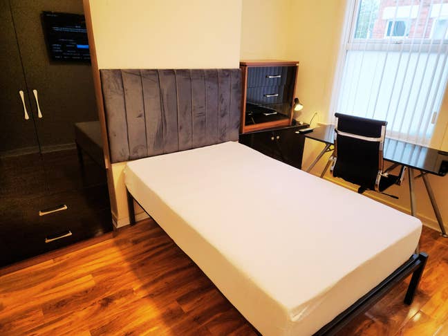 Student Only Double Room - Triangle/Town Main Photo