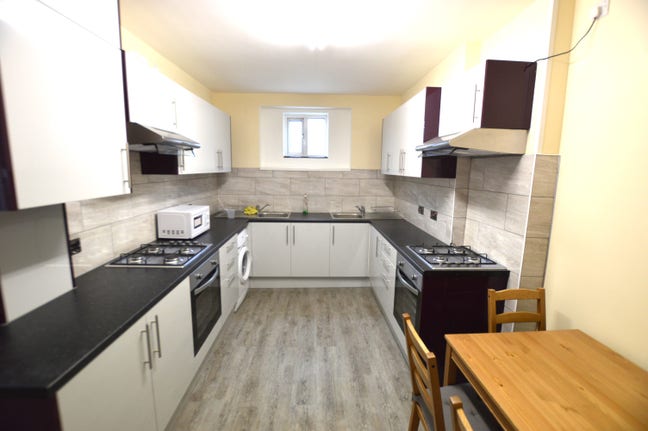 Double Room 5 Mins from Tube Station! Main Photo