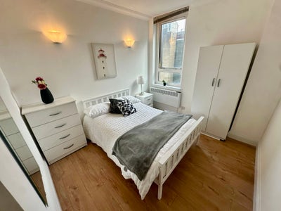 Double and ensuite rooms in Crossharbour Main Photo