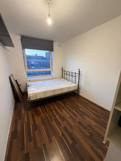 Must See! 2 Double Rooms Left in Bow E3   Main Photo