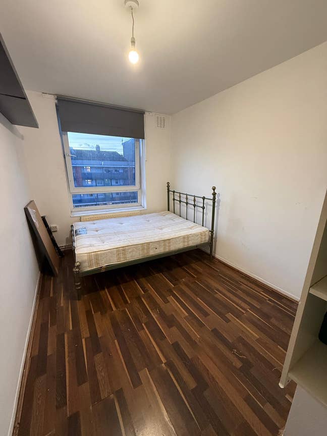 Must See! 2 Double Rooms Left in Bow E3   Main Photo