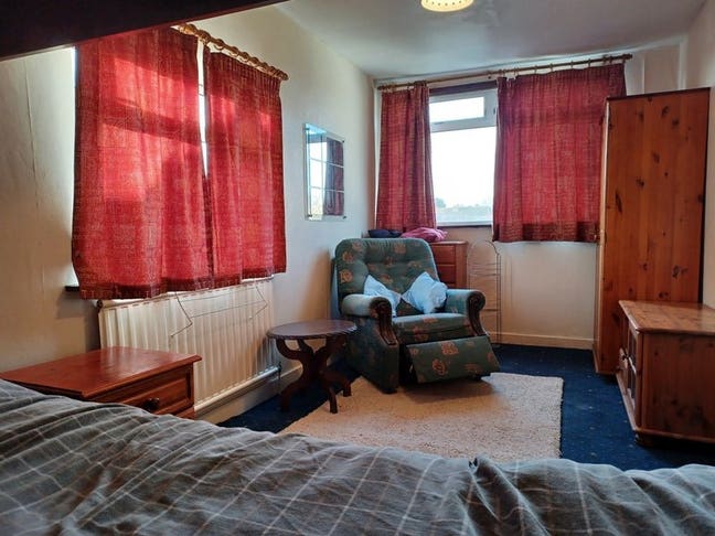  smart furnished rm,nice peaceful household  Main Photo