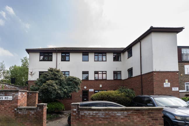 Refurbished 2 Bed Flat in Plaistow Main Photo