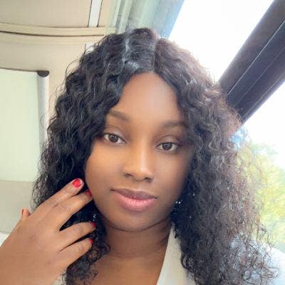 Professional Female seeks a double room Main Photo