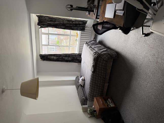 Room for rent in Roehampton  Main Photo