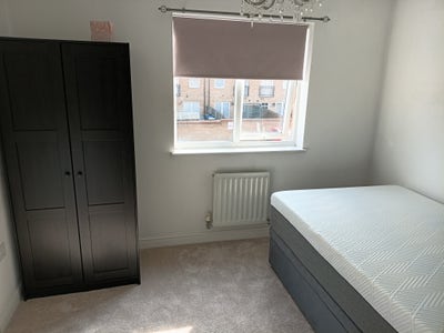 Room Available in 2-Bedroom Flat - Slade Green Main Photo