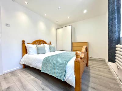 🔥Zone 2/E3 - Large Double Room🔥 Main Photo