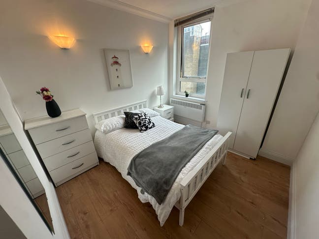 🏙️ Perfect for Friends – 2 Rooms |Bills Included  Main Photo