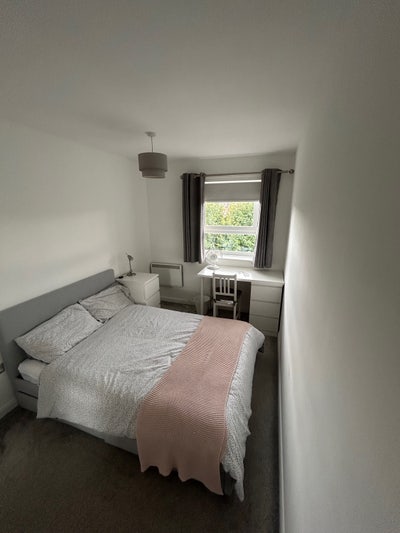 Well situated 2 bed flat Main Photo