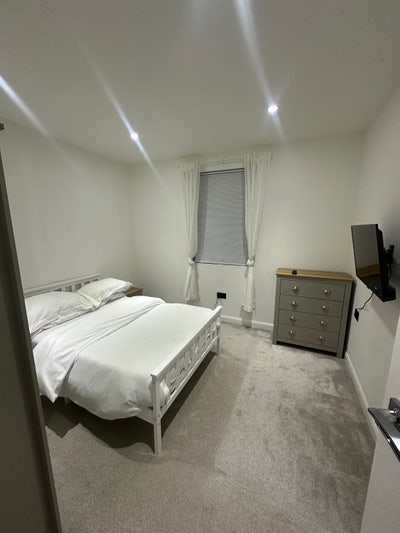 Spacious Double Bedroom &pound;800 INC BILLS Main Photo