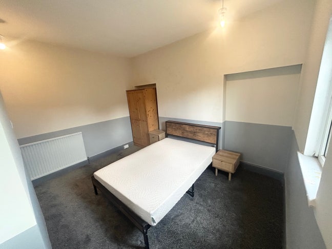 Large En-Suite Room &pound;650 per Month inc Bills Main Photo