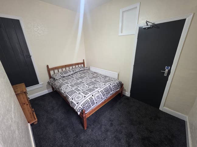 4 Rooms Available Solihull RD B11  Main Photo