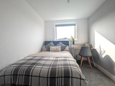 Stunning Property - Kingswood Main Photo