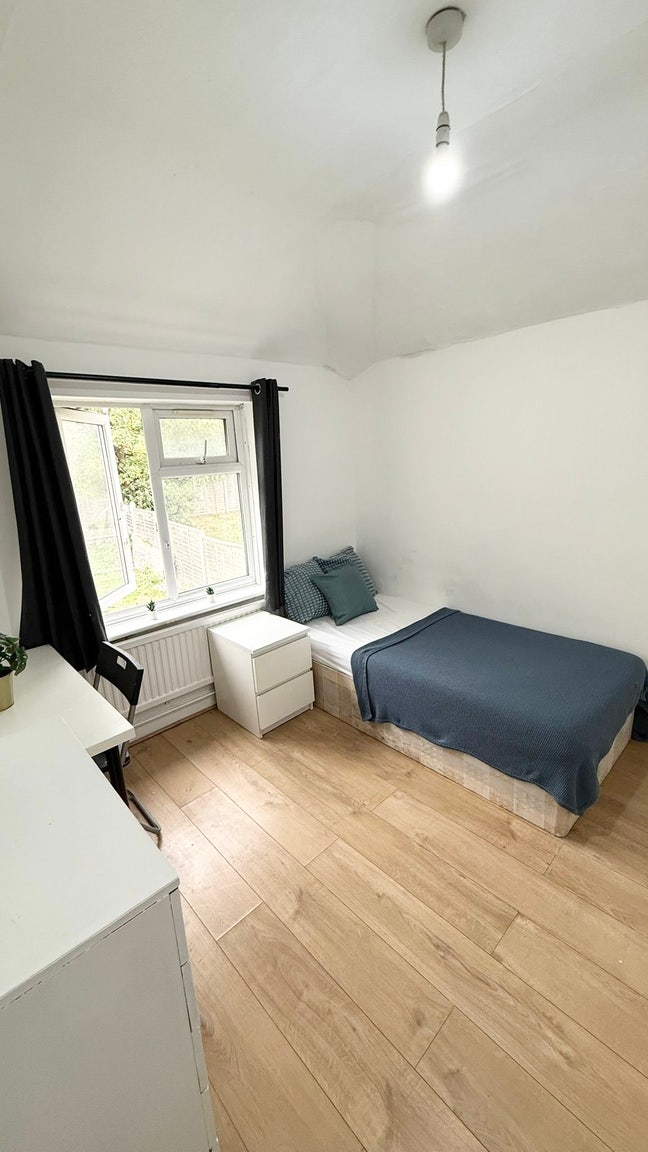 Spacious Double Single Use Access to the Garden  Main Photo