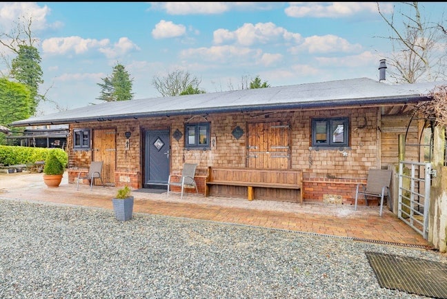 Stunning 1 bedroom property . Main Photo