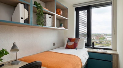 Private room in Urbanest Battersea  Main Photo