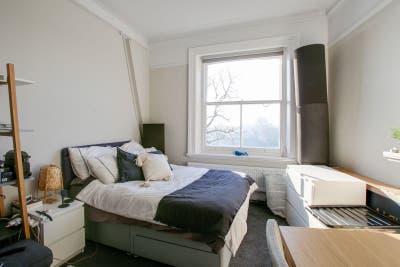 🛶 Lovely Double Room on the River | W4 Gem 🛶  Main Photo