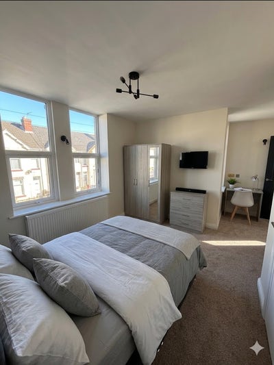 Brand New Luxury En-Suite – No Expense Spared Main Photo