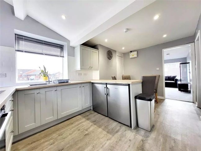 2 Bed Flat, Hazel Grove Main Photo