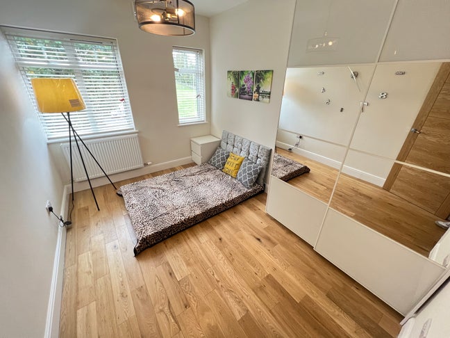 Spacious 4-Bedroom Flat in Prime Finchley Location Main Photo