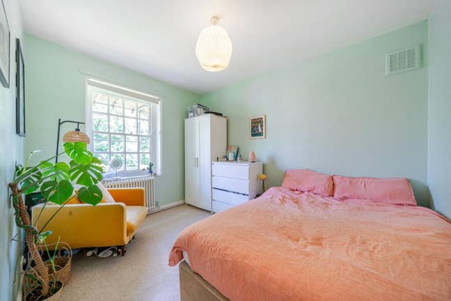 One room in a 2 bed maisonette near Battersea Park Main Photo