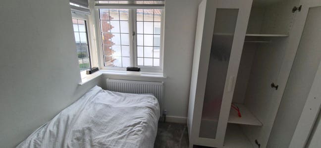 Modern single room available, Vegetarian  Main Photo
