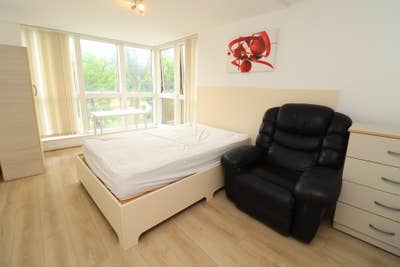 Modern Ensuite 8mins Walk from Canada Water Tube Main Photo