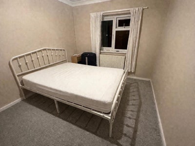 Furnished double room available for a veg. Girl Main Photo