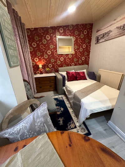 MOVE TODAY Ensuite Room near Birmingham city,  Main Photo