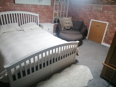 Attic Double Room Yeovil Town Centre near hospital Main Photo