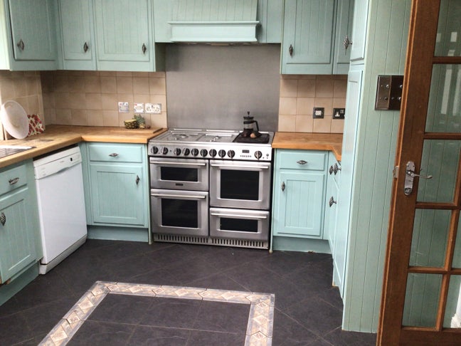 Double room with built in wardrobes  Main Photo