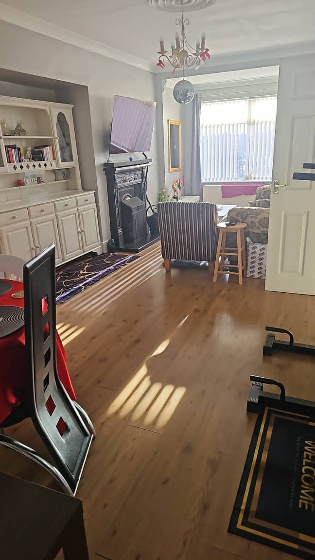 Beautiful Double Room near lake, 3 Mins from town Main Photo