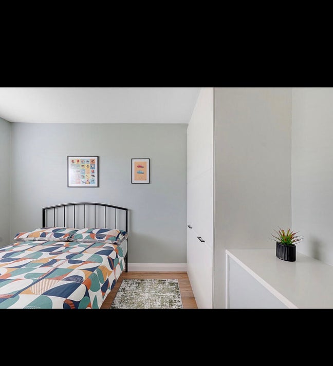 Spacious Double Room in Quiet Home – Bills Include Main Photo