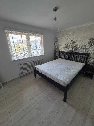 Lovely Double Bedroom with a Garden View Main Photo