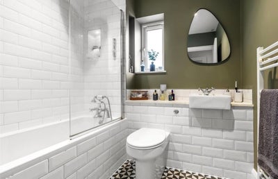 2 Bed Flat in Leatherhead  Main Photo