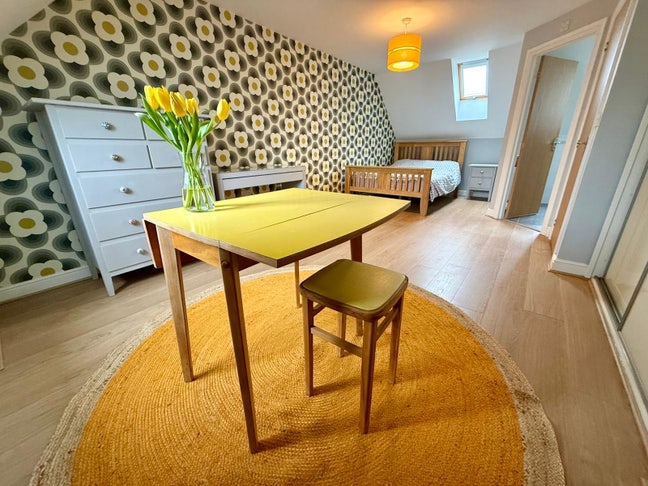 Large double room with en-suite  Main Photo