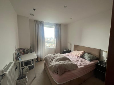 Furnished Room Canary Wharf with Gym and Pool Main Photo