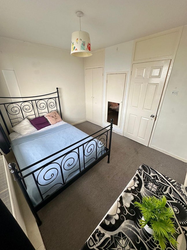 Two double Rooms – Available now in Roehampton Main Photo