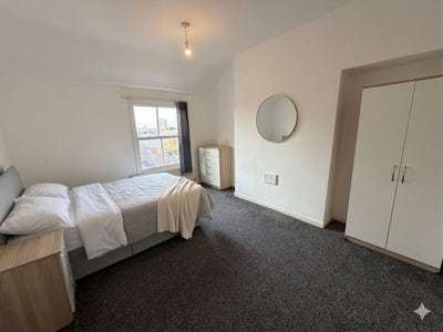 😍 Large Double - Female Preferred House 😍 Main Photo