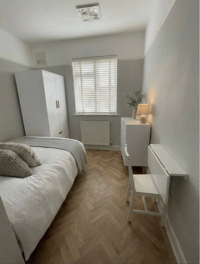 Double Room in Luxury Flat in Art Deco Block Main Photo