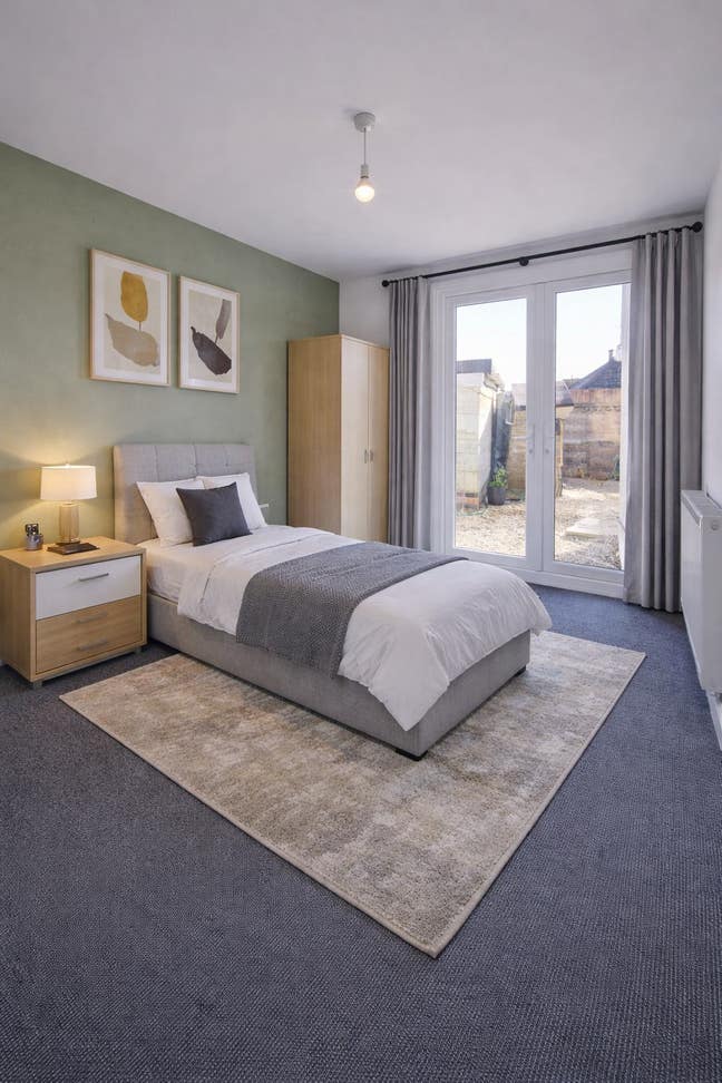 8 bed Professional Share Main Photo