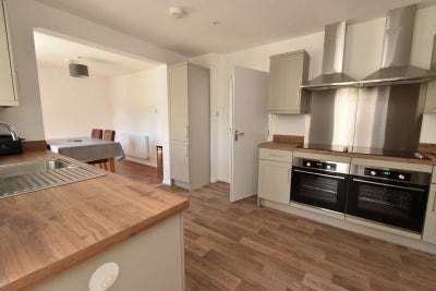 Student Household, 1 Room Available ASAP Until Aug Main Photo