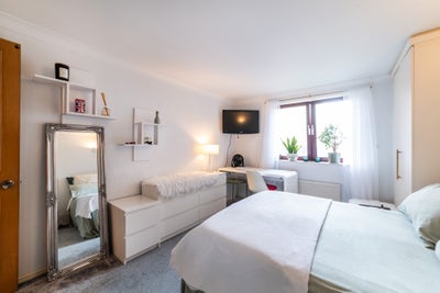  Ensuite Doub Room – ImperialWharf/Chelsea Harbour Main Photo