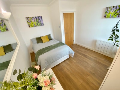 Lovely spacious room near Canary Wharf Main Photo